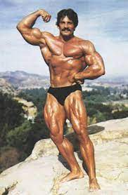 Mike Mentzer Pose